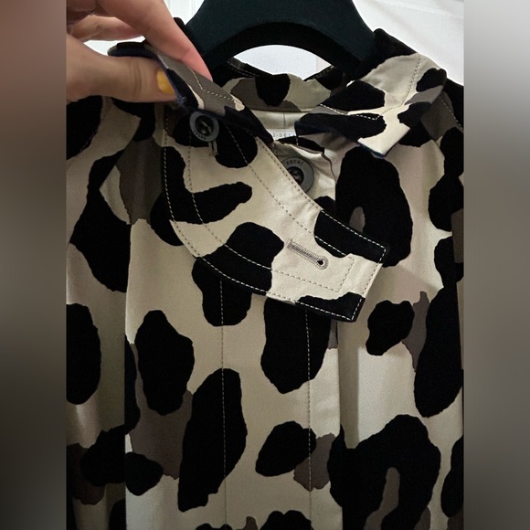 Trench coat by Sacai - Picture 6 of 16